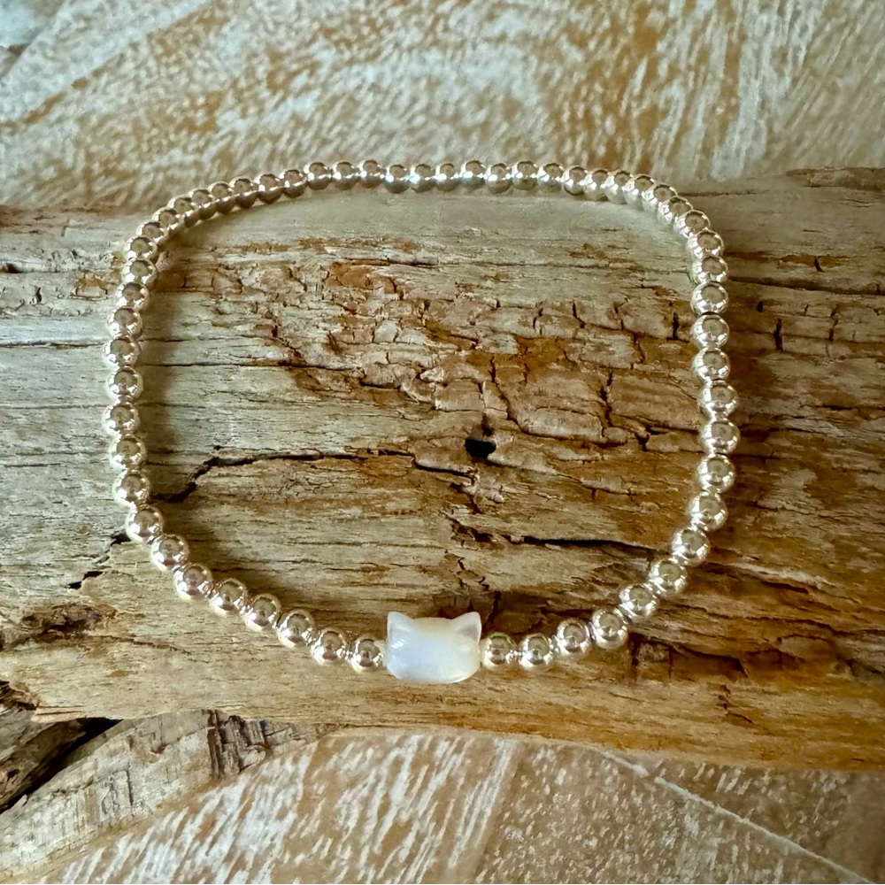 Kitty- Handmade sterling silver stretch mother of pearl kitty bracelet